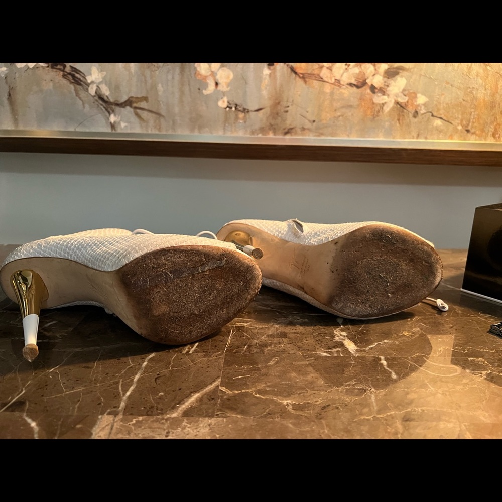 Snow White booties RARE Authentic - Picture 4 of 7